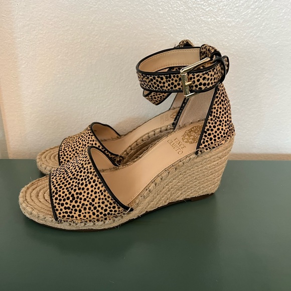Vince Camuto Leopard Wedges - Picture 5 of 6